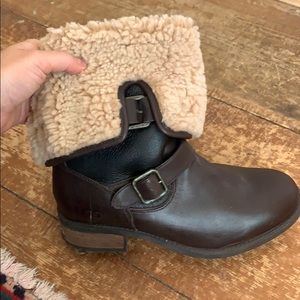 Brand NEW Ugg Boots, W/O Tags